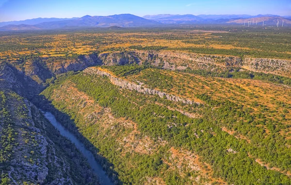 Uitzicht vanuit de lucht op de Krka-kloof in Kroatië — Stockfoto