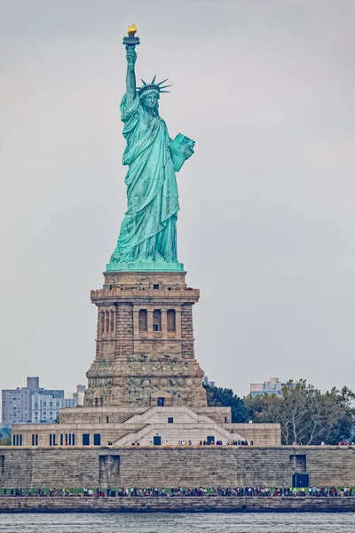 Freiheitsstatue auf Liberty Island, New York — Stockfoto