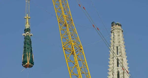 Torretta nord separata con successo della Cattedrale di Zagabria — Foto Stock