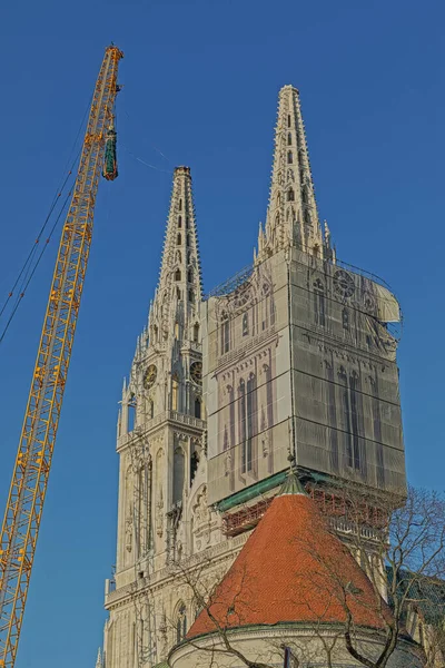 Zagreb Katedrali 'nin kuzey kulesini ayırma operasyonu — Stok fotoğraf