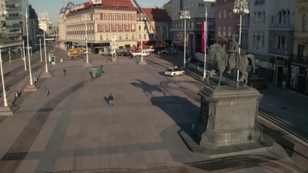 Zagreb durante a quarentena devido à pandemia de covid-19 — Vídeo de Stock