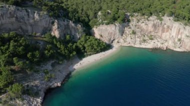 Tucepi yakınlarındaki Nugal plajının hava manzarası.