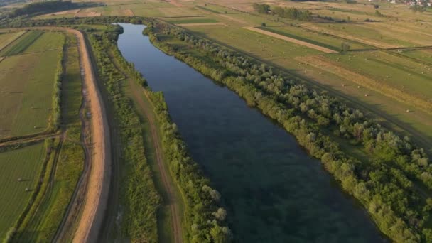 Uitzicht vanuit de lucht op de rivier Cetina, Kroatië — Stockvideo