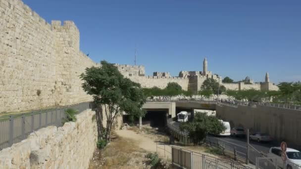 Moderne gegen Geschichte in Jerusalem — Stockvideo