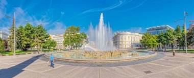 Wien 'deki Schwarzenbergplatz çeşmesi