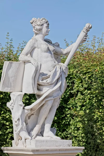 Stone statue in Belvedere gardens in Wien, Austria — Stock Photo, Image