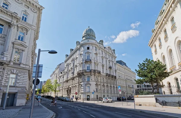 Binanın köşesinde, Wien şehir merkezinde. — Stok fotoğraf