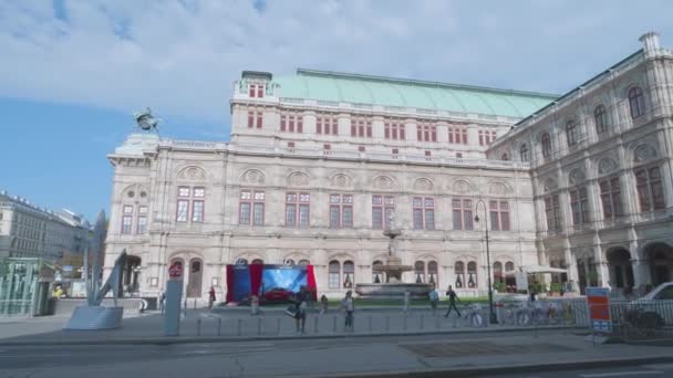 Wien, Avusturya 'daki State Opera Wiener Staatsoper binası. — Stok video