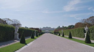 Avusturya Belvedere Bahçeleri 'nde Viyana yürüyüş yolu