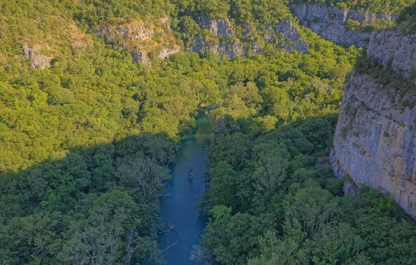 Légi kilátás a Krka folyó kanyon Horvátországban — Stock Fotó