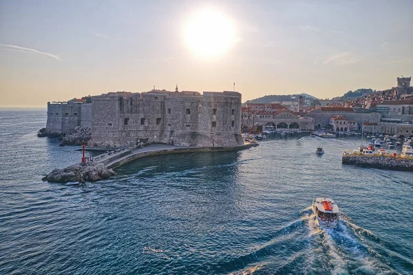 Dubrovnik régi város kikötő panoráma drón lövés — Stock Fotó