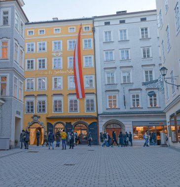 Wolfgang Amadeus Mozart 'ın Salzburg Avusturya' daki doğum evi.