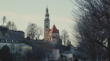 Mulln Avusturya Salzburg 'daki kilisede kış günü