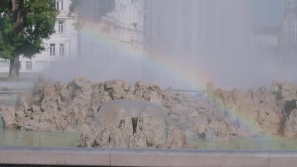 Brunnendetail Schwarzenbergplatz in Wien — Stockvideo