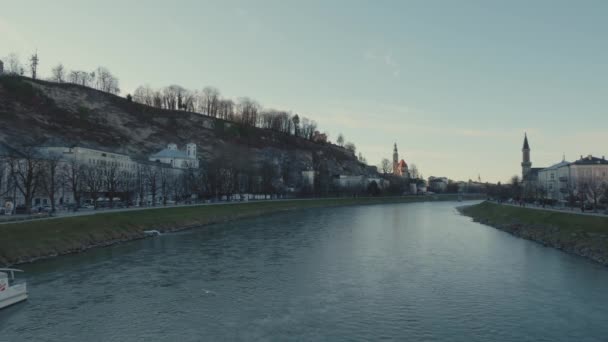Mulln церковь в Зальцбурге Австрия в зимний день — стоковое видео