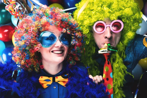 Jovem Feliz Mulher Comemorando Festa Para Véspera Ano Novo Carnaval — Fotografia de Stock