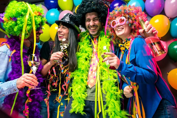 Festa Pessoas Comemorando Carnaval Ano Novo Clube Festa — Fotografia de Stock