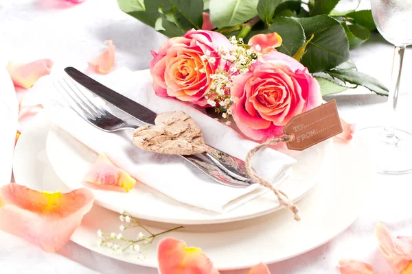Ajuste Mesa Para Día San Valentín Con Rosas Texto Alemán — Foto de Stock