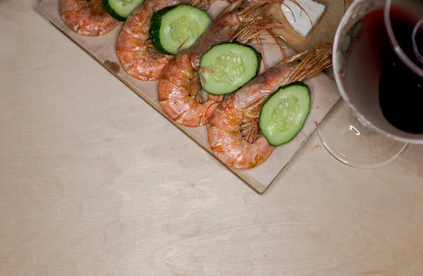 Glass Red Wine Fried Shrimps — Stock Photo, Image