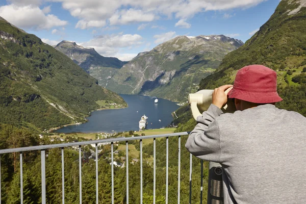Norwegian fjord landscape. Geiranger village landscape. Cruise t — ストック写真