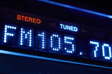 FM tuner radyo görüntü. Ayarlı stereo dijital frekans istasyonu.