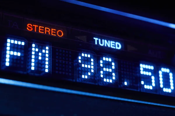 Fm 调谐器收音机显示。调谐的立体声数字频率站. — 图库照片