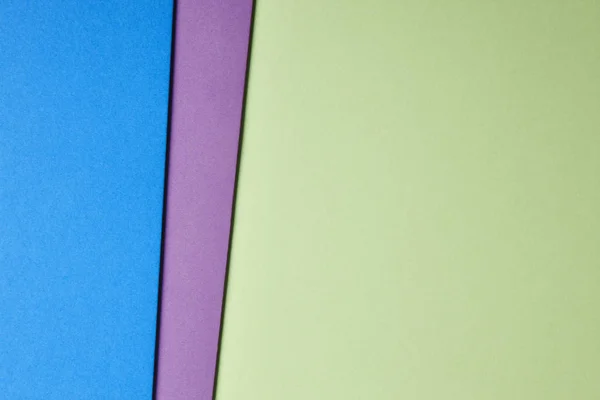 Renkli kartonlar arka plan mavi mor yeşil tonda. SP kopyalama — Stok fotoğraf