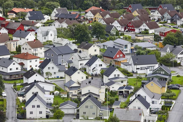 Casas tradicionales noruegas. Pueblo de Ovre Ardal. Visita — Foto de Stock