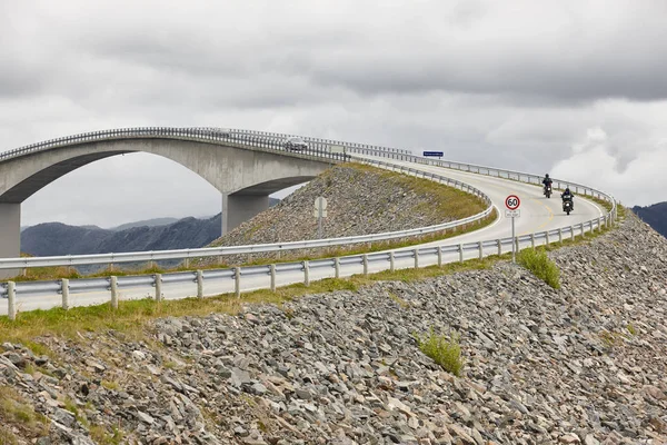 Norsko. Atlantský oceán road. Most přes oceán. Cestovní europ — Stock fotografie