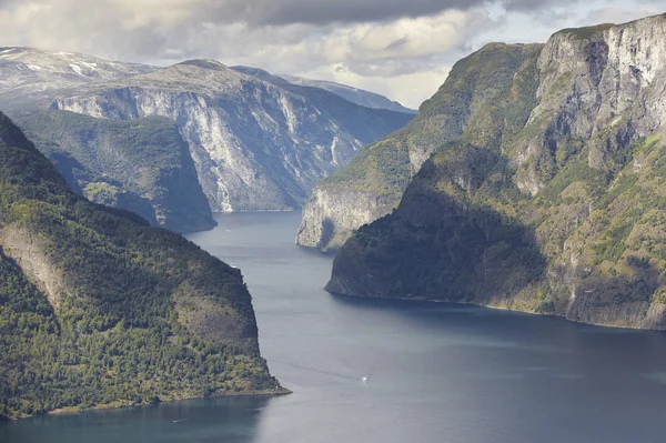 Norwegische Fjordlandschaft. Stegastein. aurland. Besuch — Stockfoto