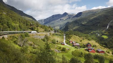 Flam tren manzara. Norveç turizm vurgulayın. Norveç arazi