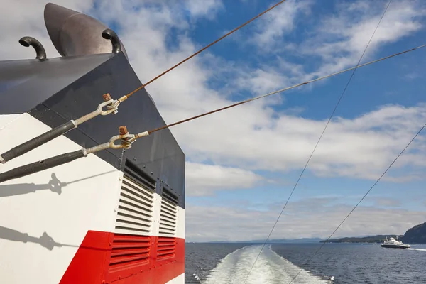挪威渡轮细节。挪威峡湾景观。旅游背景 — 图库照片