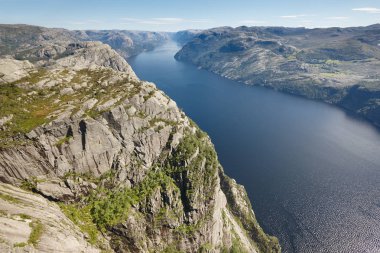 Norveç Fiyordu manzara. Preikestolen alan. Norveç Simgesel Yapı la