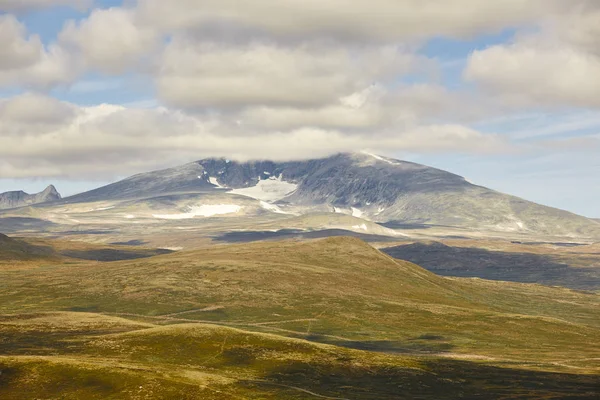 Tourismus Norwegen. Snohetta-Sicht. dovrefjell-sunndalsfjella na — Stockfoto