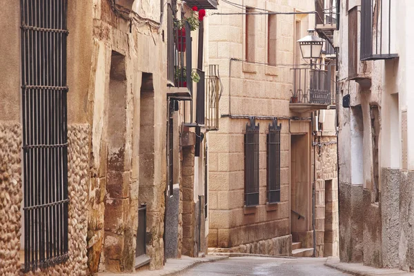 Rua pitoresca em Teruel. Mora de Rubielos. Espanha património t — Fotografia de Stock