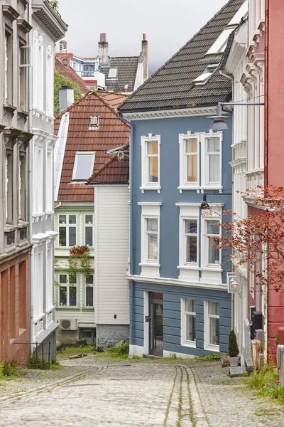 Fachadas tradicionales de casas clásicas noruegas en Bergen . — Foto de Stock