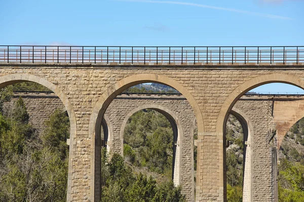 Velhas pontes de tijolo em Teruel, Aragão. Espanha . — Fotografia de Stock