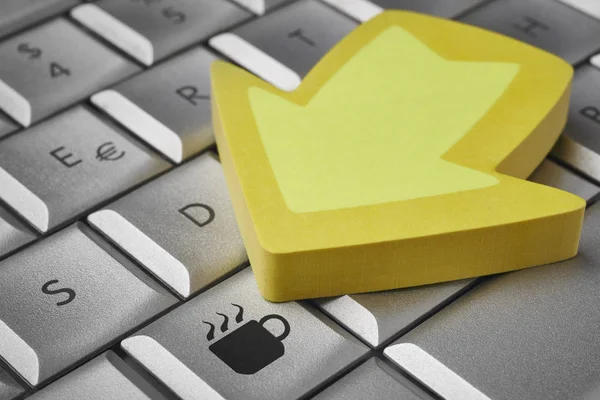 Llave de pausa para café en una computadora. Tiempo de descanso — Foto de Stock