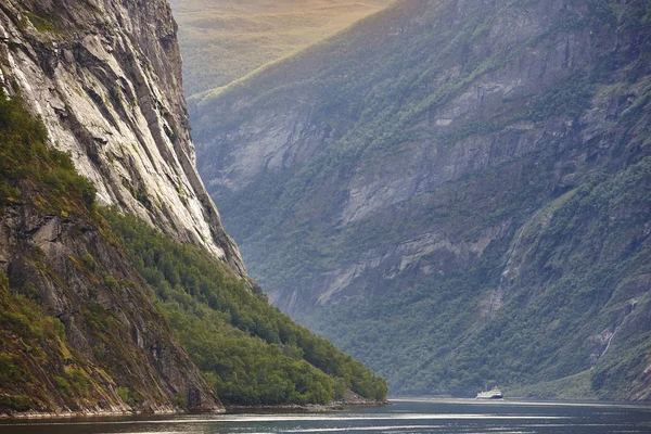 Paysage du fjord norvégien. Hellesylt, Geiranger croisière Voyage . — Photo