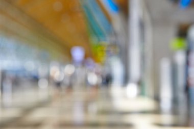 Havaalanı terminal koridor odak dışında kapalı. Arka plan