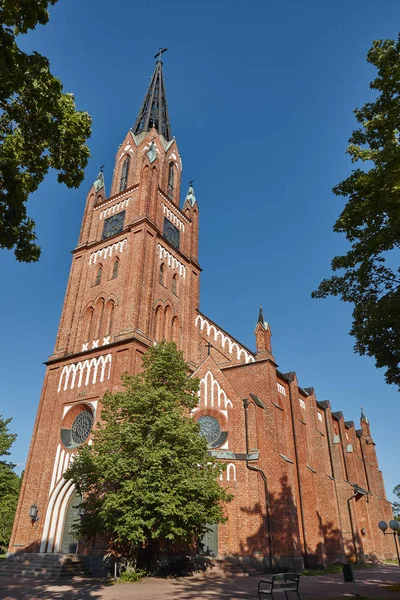 Neogothic kırmızı tuğla Pori kilisede. Finlandiya. Suomi. Europe — Stok fotoğraf