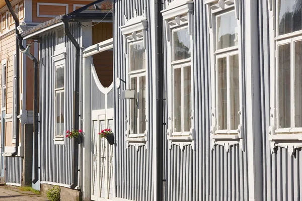 Rauma antika ahşap renkli cephe. Finlandiya. UNESCO Herita