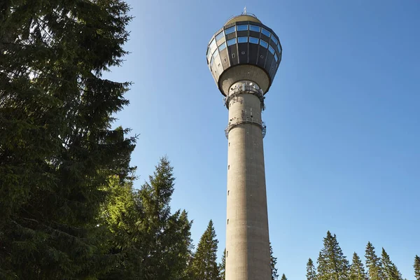 Torre del mirador Kuopio. Paisaje urbano de Finlandia. Atrás de viaje —  Fotos de Stock