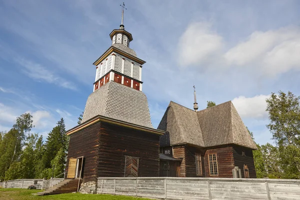 Finlandiya'da geleneksel ahşap kilise. Petajavesi. Fin kültür — Stok fotoğraf