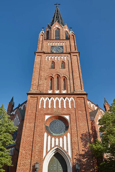 Neogothic kırmızı tuğla Pori kilisede. Finlandiya. Suomi. Europe — Stok fotoğraf