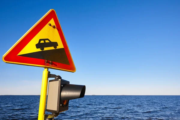 Slope traffic signal on a vessel. Caution alert curiosity warnin — Stock Photo, Image