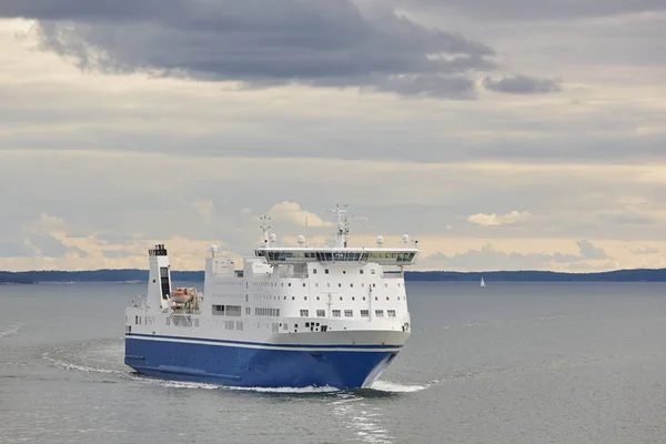 Cruise schip aan de Baltische Zee. Finland. Reizen-vakantie — Stockfoto