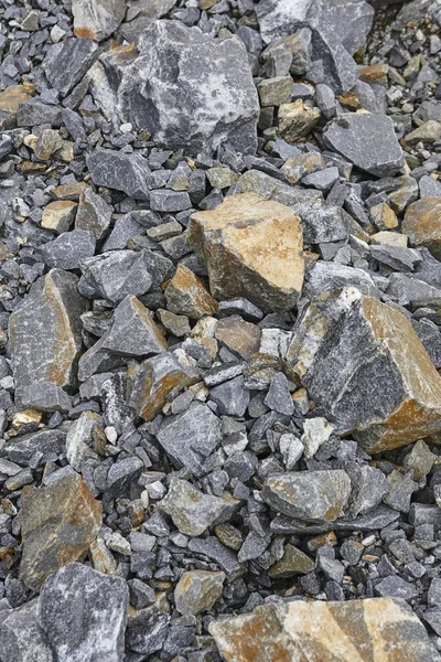 Steinbruch Mineralfabrik mit Kies und Steinmauer. Industrie — Stockfoto