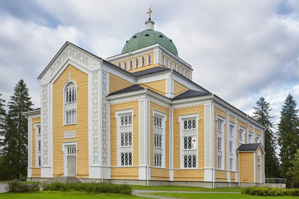 Největší dřevěný kostel na světě. Kerimaki chrám. Finsko — Stock fotografie
