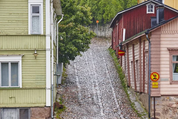 Geleneksel ahşap evler Porvoo eski şehrin renkli — Stok fotoğraf